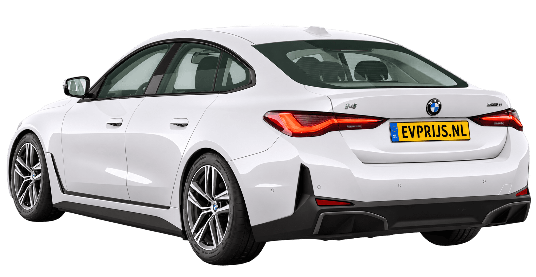 AI-bewerking (Imagegen) van officieel BMW Nederland-configuratorbeeld: i4 Gran Coupé achter-/zijaanzicht in Alpinweiss (configuratie BMW i4 eDrive35 Gran Coupé Standaarduitvoering); velgen en details kunnen per uitvoering afwijken, beeld 2