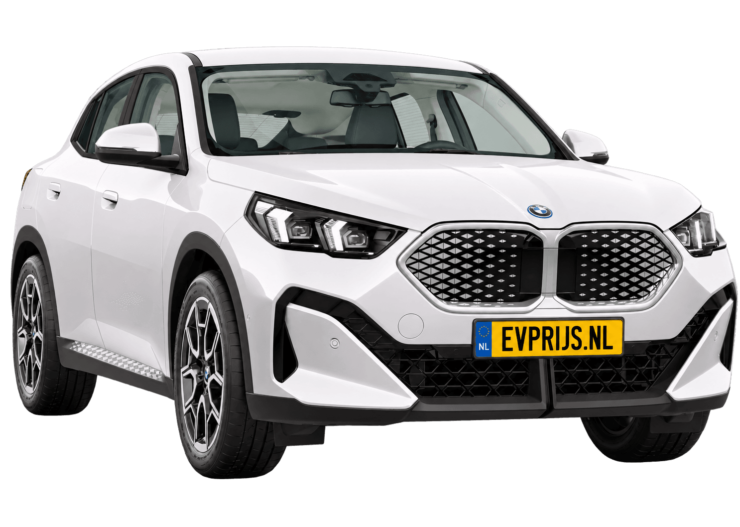 AI-bewerking (Imagegen) van officieel BMW Nederland-configuratorbeeld: iX2 voor-/zijaanzicht in Alpinweiss (configuratie BMW iX2 eDrive20 Standaarduitvoering); velgen en details kunnen per uitvoering afwijken, beeld 3