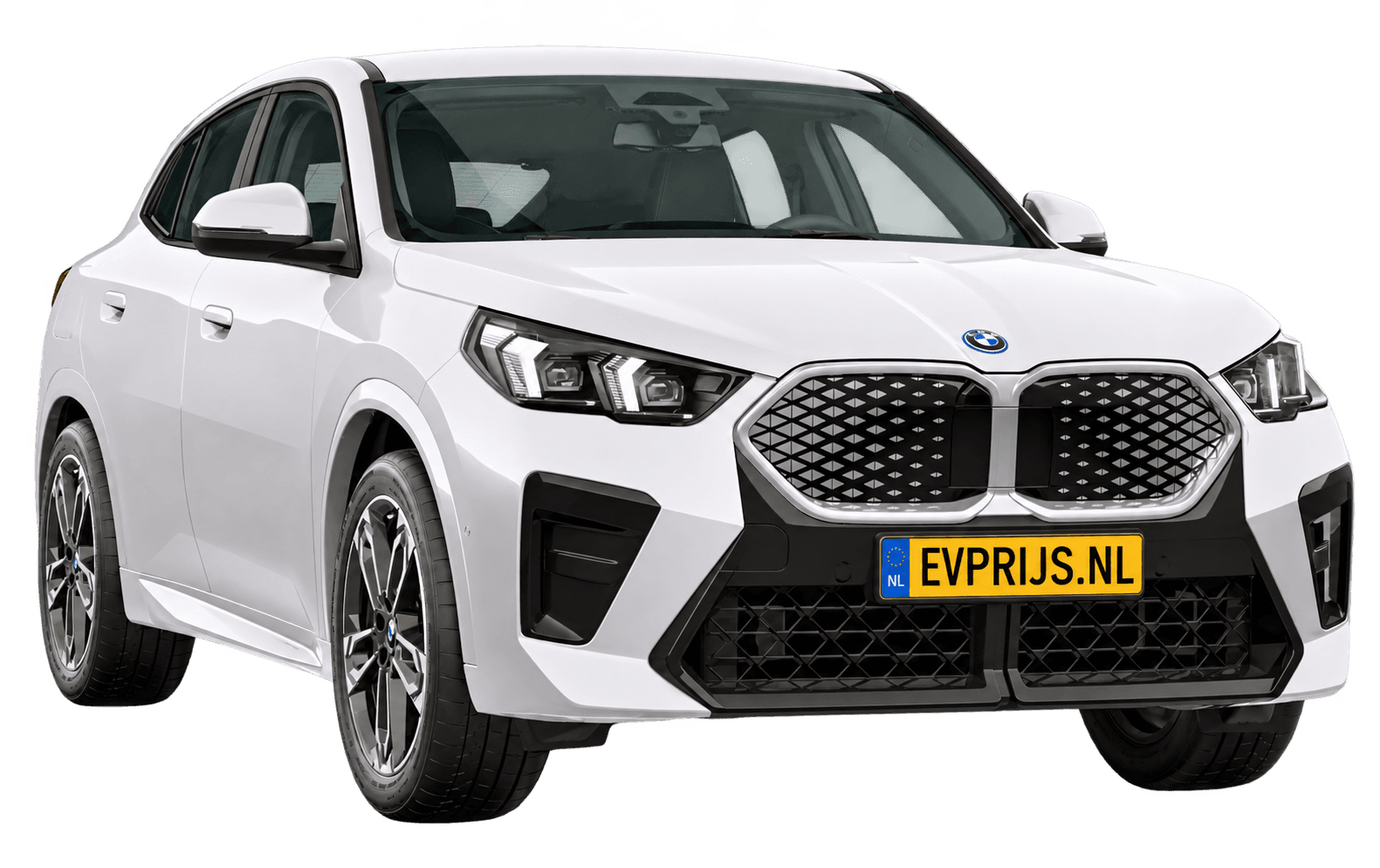 AI-bewerking (Imagegen) van officieel BMW Nederland-configuratorbeeld: iX2 M Sport Edition voor-/zijaanzicht in Alpinweiss (configuratie BMW iX2 eDrive20 M Sport Edition); velgen en details kunnen per uitvoering afwijken, beeld 3
