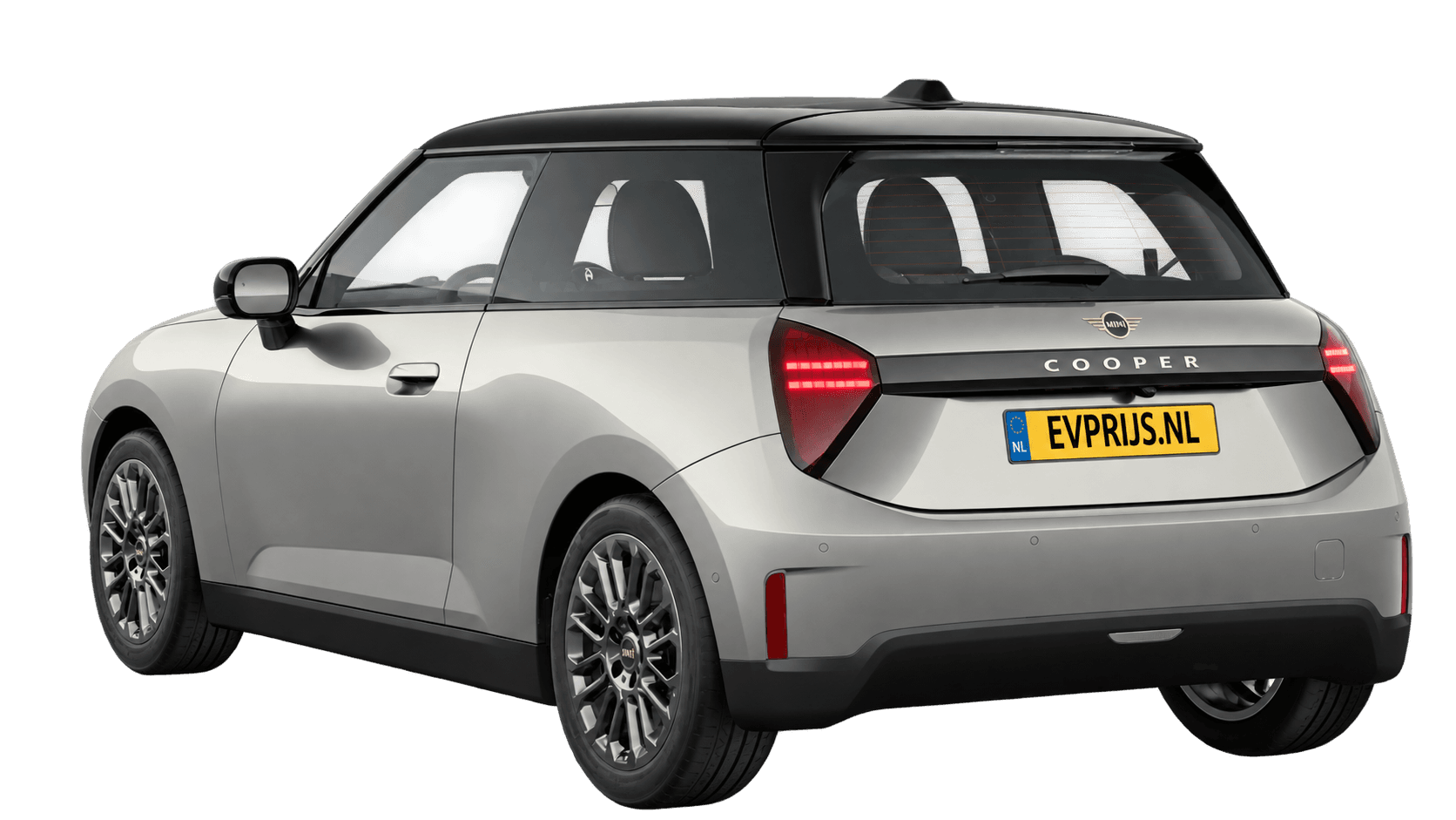 AI-bewerking (Imagegen) van officieel MINI-beeld: Cooper Electric achter-/zijaanzicht in Melting Silver III (COSY 360°-stage van de Nederlandse MINI-configurator, achtergrond wit, Cooper Electric Classic E, hoek 150°); velgen en details kunnen per uitvoering afwijken, beeld 2